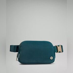 Lululemon Everywhere Belt Bag 1L Velour